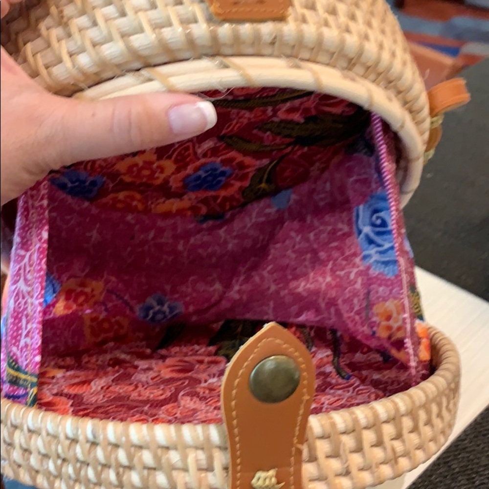 Traditional Ratten Woven Handbag - Picture 5 of 5
